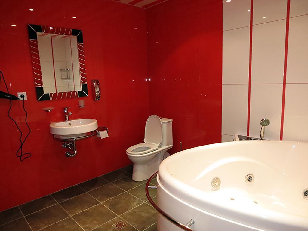 White House Hotel Erevan Quarto foto